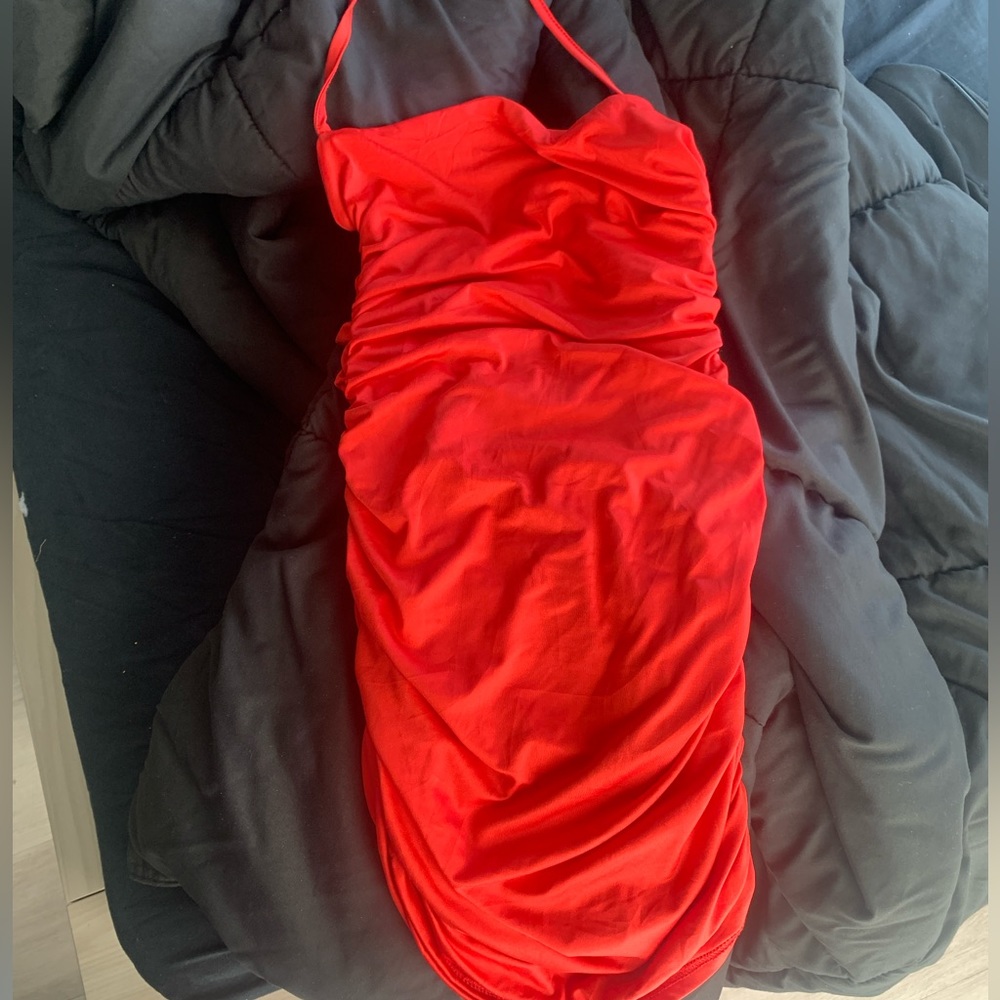 Red dress, with lace sleeves